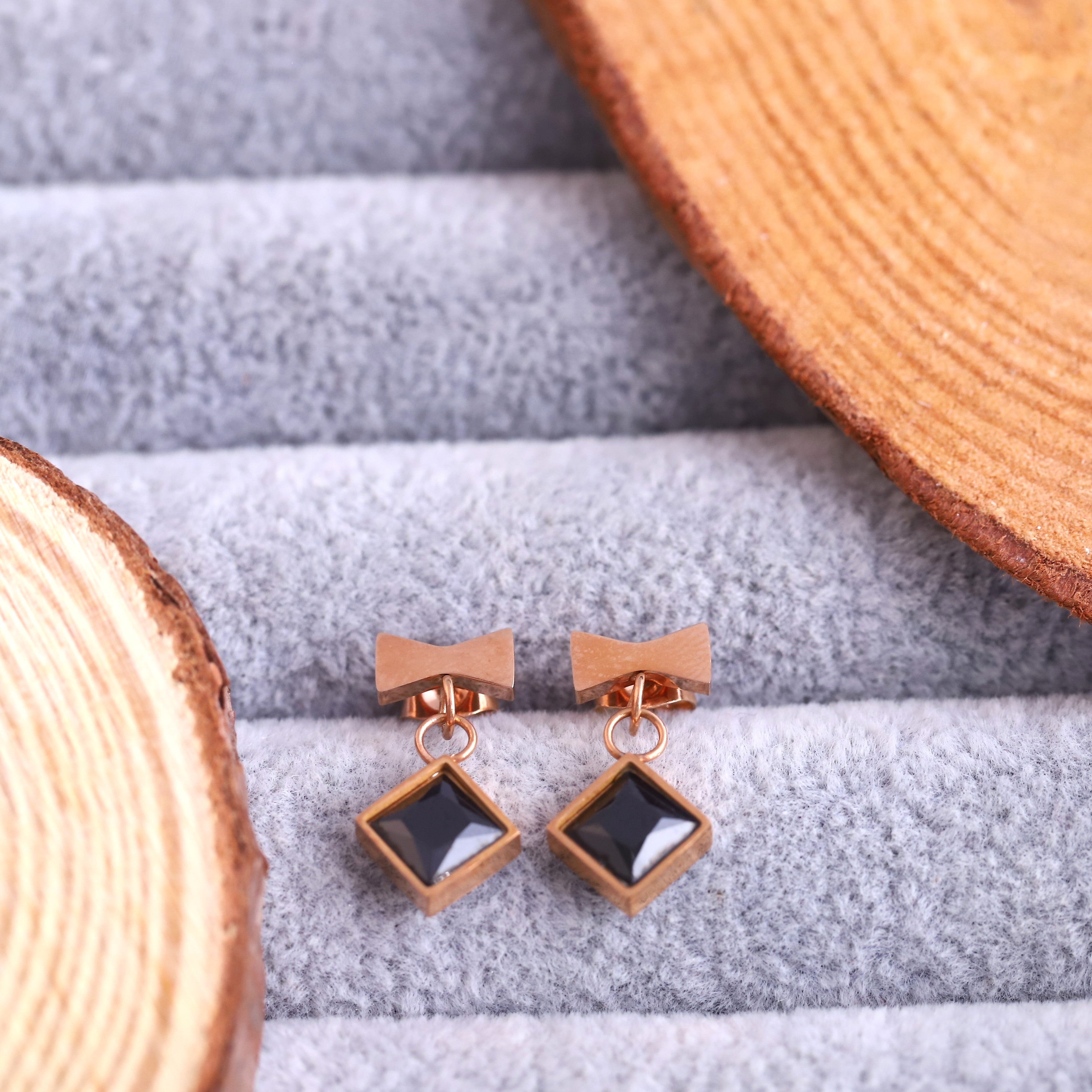 Trendy Black Stone Earrings – Gold Plated, Anti-Tarnish, Waterproof, Everyday Minimalist Jewelry (ROSE GOLD)