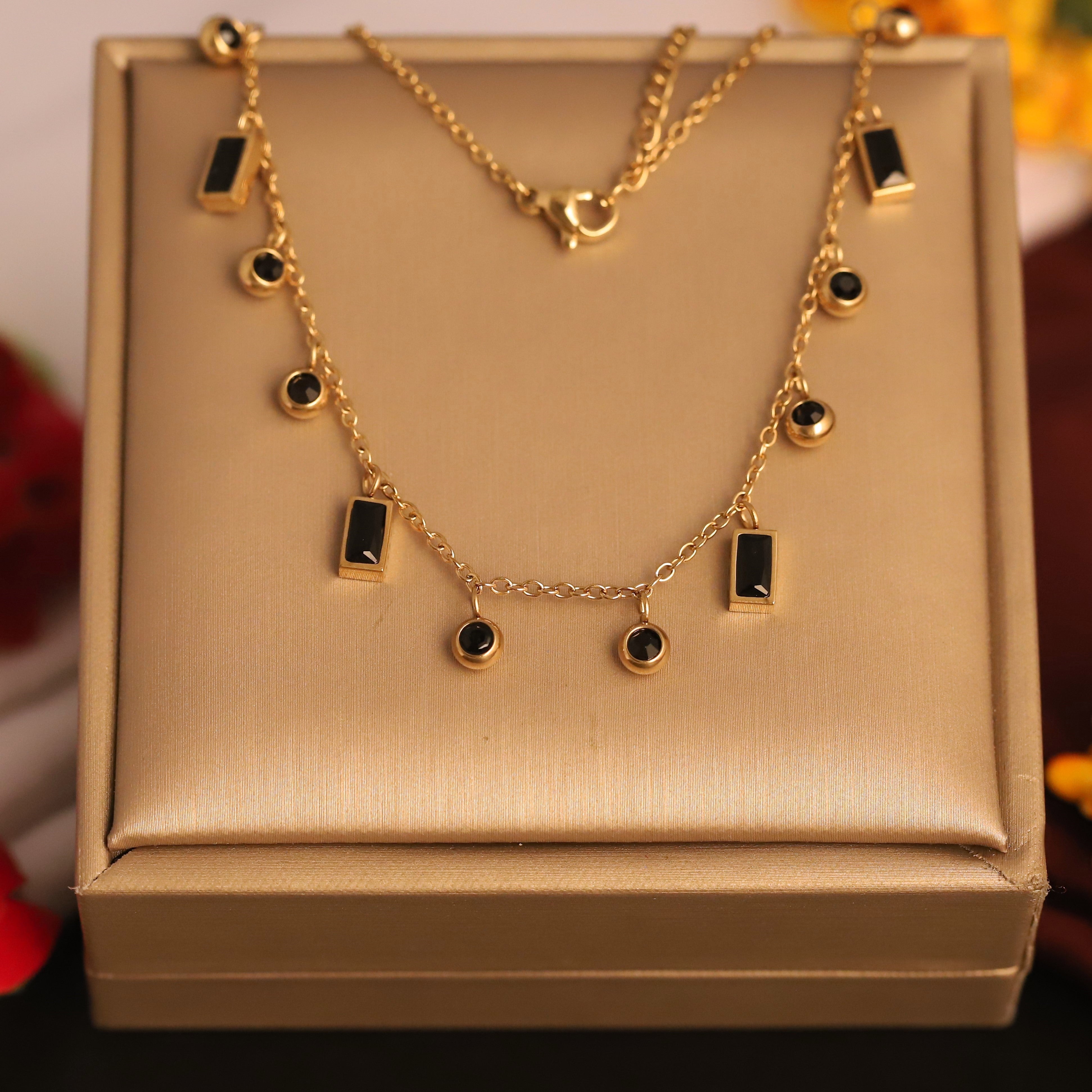 Black Stones Charm Chain Gold Plated – Single Layer, Anti-Tarnish, Waterproof, Minimalist Style (GOLD)