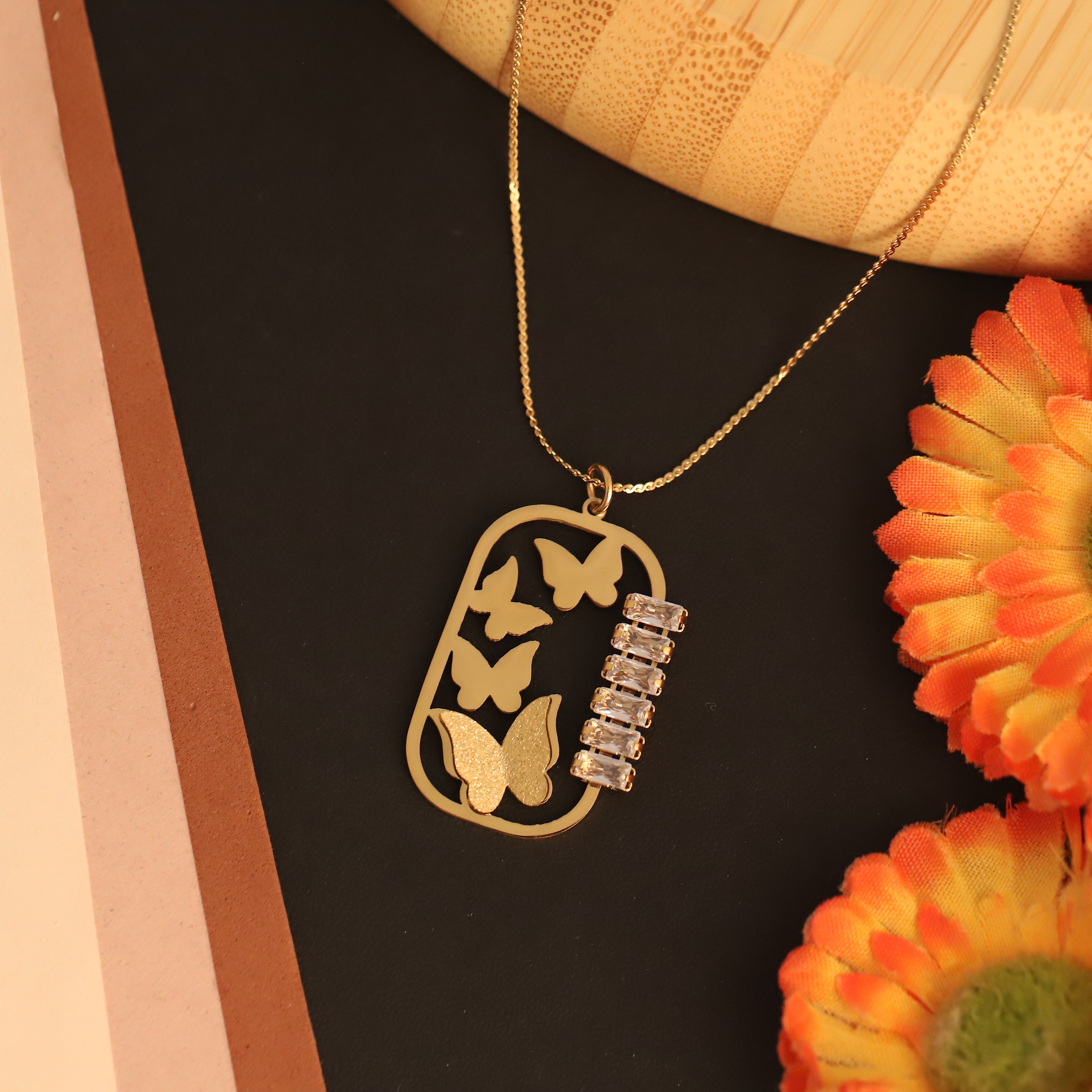 Butterfly White Stones Chain Gold Plated – Single Layer, Anti-Tarnish, Waterproof, Minimalist Style (GOLD)