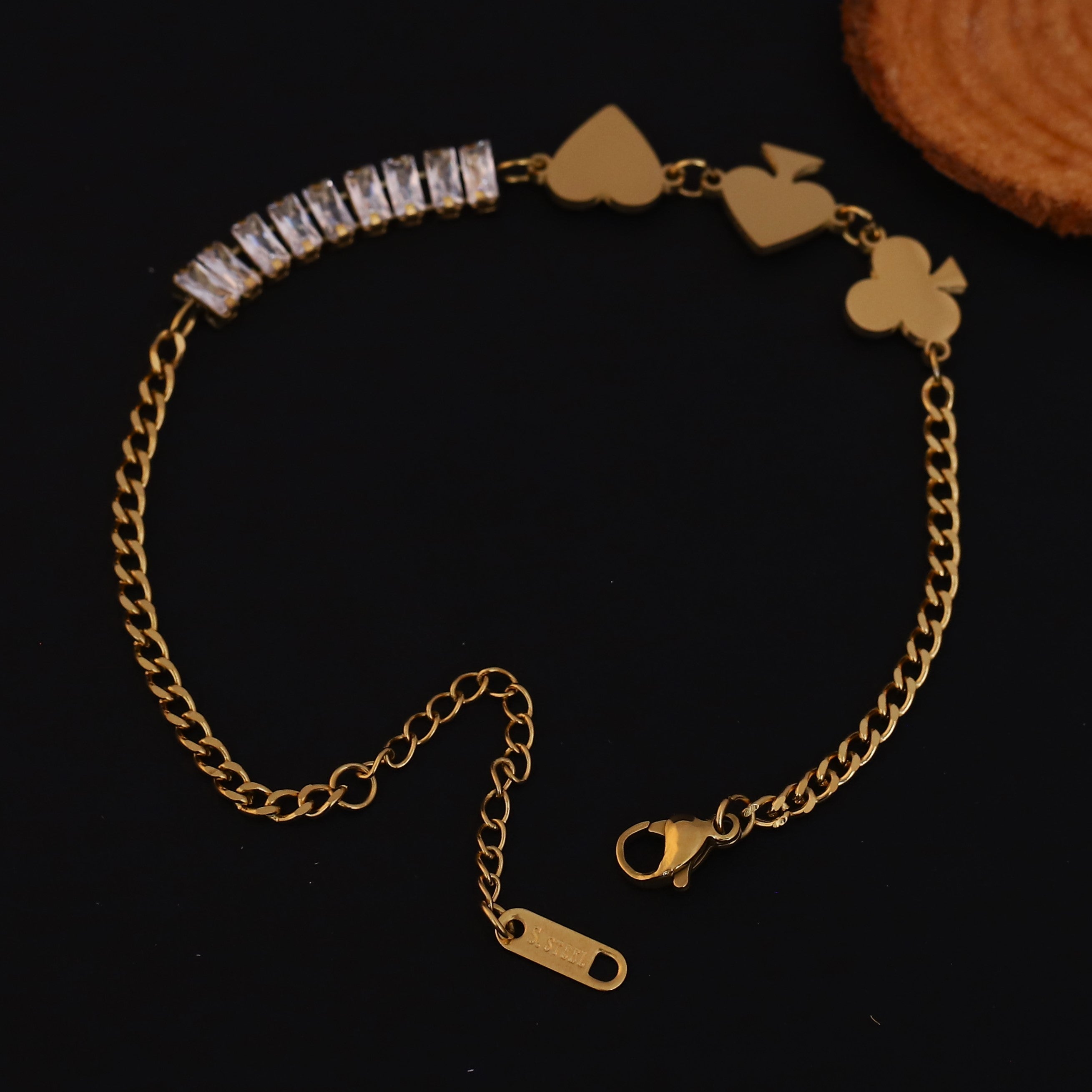 Heart with White Stones Chain Bracelet Gold Plated – Single Layer, Anti-Tarnish, Waterproof, Minimalist Style (GOLD)