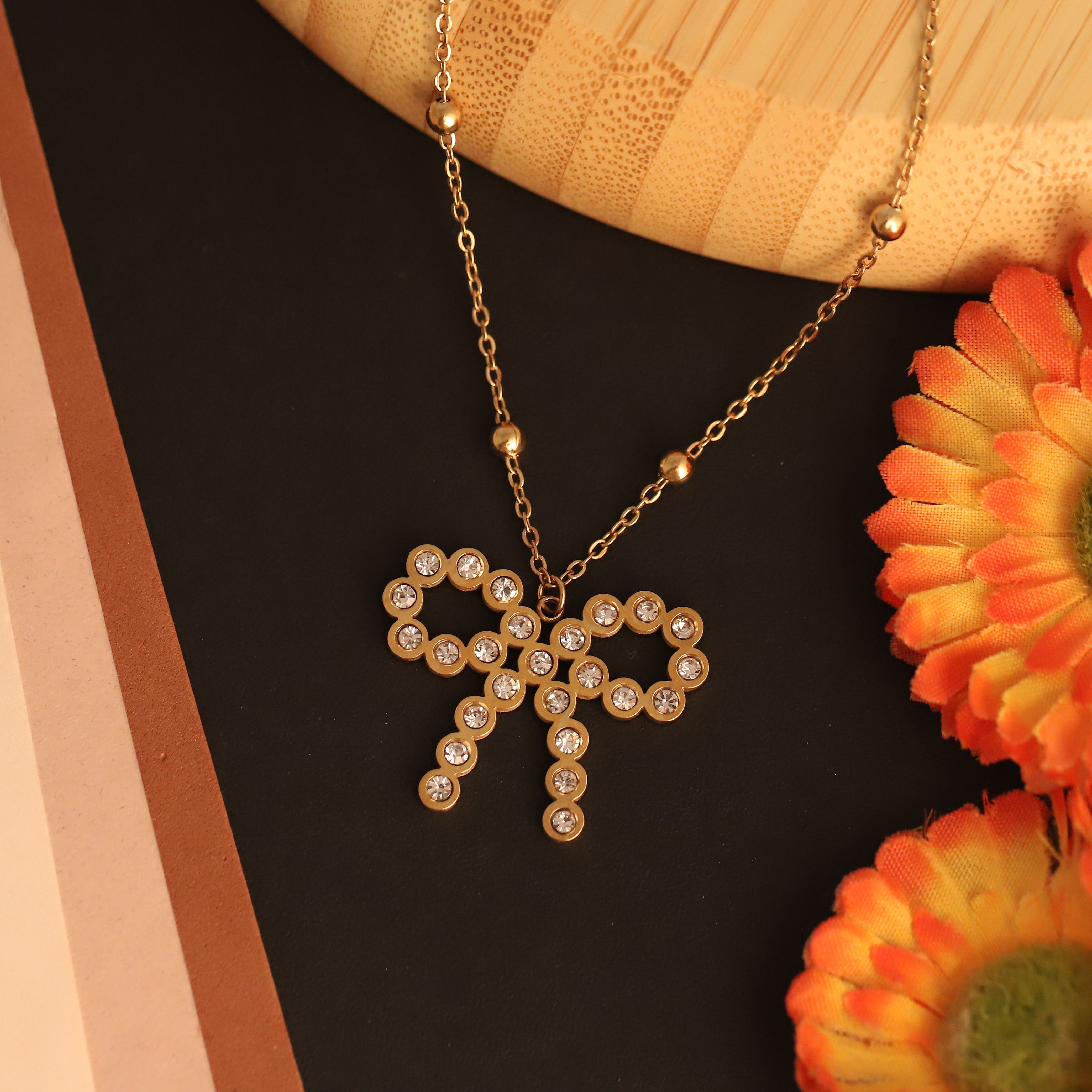 Bow Design Chain Gold Plated – Single Layer, Anti-Tarnish, Waterproof, Minimalist Style (GOLD)